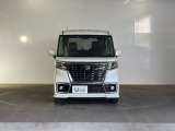 【デュアルセンサーブレーキサポート】追突被害軽減ブレーキ、後退時ブレーキサポート、レーンキープシステムなどで安全運転のサポートをします。