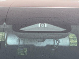 【トヨタセーフティセンス】走行中に前方の車両等を認識し、衝突しそうな時は警報とブレーキで衝突回避と被害軽減をアシスト。より安全にドライブをお楽しみいただけます。