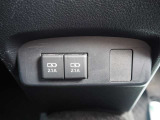USBジャック搭載で車内で携帯電話の充電も可能です!