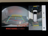 パノラミックビューモニター付きです。車両を上から見たような映像をディスプレイオーディオ画面に表示。運転席からの目視だけでは見にくい、車両周辺の状況をリアルタイムでしっかり確認できます。