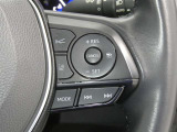 【レーダークルーズコントロール】(全車速追従機能付)付きです。車速に応じて追従支援してくれるので、ロングドライブも快適です。詳細は販売店スタッフまでおたずねください。