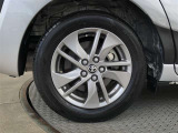 純正15インチアルミ!タイヤサイズは185/60R15です