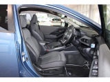 フロントシートにはシートヒーターが付いておりスイッチONですぐにぽかぽか♪エンジンが温まらないと温風が出ないエアコンと違いすぐにあなたの体を温めてくれますよ!