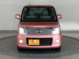 とっても明るいディスチャージヘッドライト(HID)です。 また、フォグライトもついています!