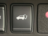 【パワーバックドア】スマートキーや運転席のボタンを押すだけでリアゲートが自動で開閉します!荷物を持っている時や、高い位置にあるバックドアを閉める際に便利な機能です♪