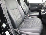 アイポイントも高く、女性の方も運転しやすいですよ!ホールド感もあり疲労を軽減させ、もちろんシートも座り心地も◎!