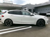 当社の新車販売下取車を多く扱っております。しっかりと整備され、大切に乗られた認定中古車を是非ご覧ください。営業スタッフ3名事務2名で毎日元気に営業しております。お気軽にご来店いただけたら幸いです。