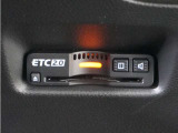 ◆ETC2.0装着◆進化したドライブ体験。料金収受システムだけだったETCが生まれ変わって、高速道路を賢く使うETC2.0に進化しました。多彩な情報サービスが便利で快適なドライブ体験を提供します。
