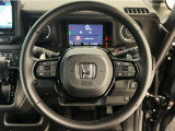運転にかかわる様々な操作を安全に行えるように視点移動が少なく操作性に配慮されたスイッチ類が凝縮されたコクピットです。