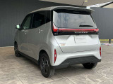 細い道を通る時や駐車時、うっかり車をこすってがっかり。。こちらの車は障害物センサー装備していますので警告音で知らせてくれるので、安心です!