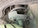 お車を安心してお乗りいただく為には、足回りの定期点検が欠かせません。サービスサポート(有償保証)では無料点検もご提供しており、安心のカーライフをお過ごしいただけるサポート体制が整っています。