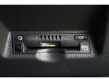ボイスタイプのETC搭載。高速道路出入口もスマートに通過! 今やマストアイテムですね。納車前には使用できるようにセットアップをさせていただきます。ETCカードの取扱もしておりますのでご相談ください。