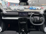 フランス車ならではのオシャレな内装がオススメです!