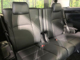 3列目シートはもちろん状態良好☆大人でもゆったりと座って頂けますので、大人数でのお出かけもラクラクです♪ご家族で、気の知れた仲間で、ドライブに行くのが楽しみですね♪