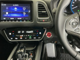 ホンダ純正メモリーナビ搭載なので、遠方へのドライブもお任せ下さい!ステアリング左手側にオーディオ関連のコントロールスイッチを配置しています。操作時は視線を逸らすことなく運転に集中できます