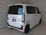 オプションになりますが、ボディーコーティングもご用意しております。新車の輝きに近づき、洗車などのお手入れも楽になりますよ。