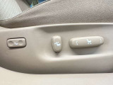 【パワーシート】電動でシートポジションの変更が可能です。手動式より細かくシート設定が可能ですのでより快適な姿勢でドライブを楽しんで頂けるでしょう。