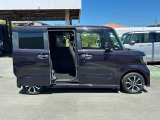 当社の車両には『安心して車選びをしていただくために』お支払い総額を表示しております。税金、自賠責保険料、登録費用、リサイクル料金が含まれており、県内登録及び届出で店頭納車の場合になります。