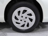 タイヤサイズは185/60R15です。