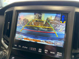 【バックカメラ】運転席から画面上で安全確認ができます。駐車が苦手な方にもオススメな便利機能です。