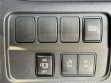 両側オートスライドドアです♪運転席のボタンやキーのボタンでも開閉できます!手荷物がいっぱいの時でも簡単にドアの開け閉めができるのでとっても便利です♪