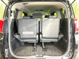 【パワーバックドア】スマートキーや運転席のボタンを押すだけでリアゲートが自動で開閉します!荷物を持っている時や、高い位置にあるバックドアを閉める際に便利な機能です♪