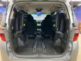 ラゲッジルームは、大容量のスペースを確保。リアシートを倒すことでバリエーション豊かに収納できます。