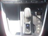 電動パーキングやブレーキホールドを搭載しています!どちらも運転者の負担軽減に役立つ装備です!