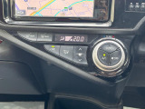 【オートエアコン】一度お好みの温度に設定すれば、車内の温度を検知し風量や温度を自動で調整。暑い&hellip;寒い&hellip;と何度もスイッチ操作をする必要はありません。快適な車内空間には必須の機能ですね♪