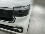 LEDヘッドライトは、点灯の瞬間から最大光量を発揮し、突然暗くなるトンネルなどでの安定感を高めます。