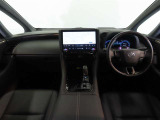 見通しのよいすっきりとした視界で、誰でも運転しやすいです。運転のしやすさは疲れにくさにも繋がりますよ♪