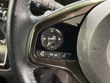 ステアリングにオーディオ操作スイッチが付いています。オーディオ画面に直接タッチしなくても操作が出来ますので、運転に集中できます。