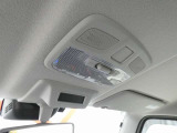 暗闇でも前方をくっきりと照らしてくれるライトです。夜の運転でも安心ですね。