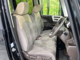 運転席シート廻りは使用感も少なく、良好な状態となっています。丁寧に使われていたことがよくわかりますね。