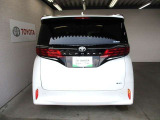 バックカメラが付いているので後方確認が非常にしやすいです。今や運転初心者も熟練者も必須装備!