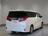走りにこだわりながら収納力も持ち合わせたお車です。荷物を載せて軽快なドライブを楽しめますよ