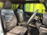 運転席まわりには十分なスペースがあり、大柄な方でもゆったり運転していただける環境です。
