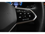 車両データー確認やオーディオコントロールなど手元で操作出来て便利です。