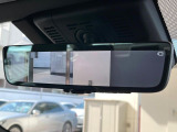 【デジタルインナーミラー】後席の大きな荷物や同乗者で後方が確認しづらい時でも安心!カメラが撮影した車両後方の映像をルームミラー内に表示。クリアな視界で状況の確認が可能です!