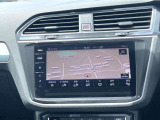 スマートフォン用アプリ[Apple CarPlay][Android Auto]対応の純正ナビ Discover Pro を装備、ラジオのほか、USB、Bluetoothハンズフリー通話にも対応。