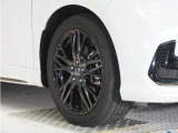 認定中古車では、厳しいHonda認定基準をクリアした厳選されたHonda認定中古車のみ、取り扱っております。「ご購入前の安心」「納車後の信頼」を車両と一緒に提供しております。