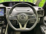 インテリアに合わせたデザインのステアリングは、運転される方のことも考え、運転しやすい形状、大きさです。是非一度、実際に触ってお確かめください。