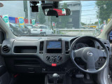 シンプルな運転席周りで操作も楽です