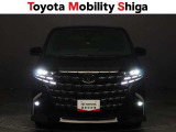 フロントフォグランプ装着車です。車両周辺も明るく見やすく照らしますので夜間走行も快適です。