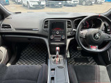 フランス車ならではのオシャレな内装がオススメです!