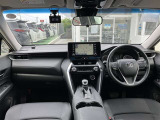 【運転席・インパネまわり】ハンドル・シート・フロアーなど隅々までプロによるクリーニング済み☆彡キレイな車内でドライブが一層快適にお楽しみいただけます!!