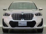【キドニーグリル】BMWの代名詞。一目見ただけでBMWであると認識できる確固たるアイコンとして存在感を放ちます。