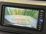 【バックカメラ】駐車時に後方がリアルタイム映像で確認できます。大型商業施設や立体駐車場での駐車時や、夜間のバック時に大活躍!運転スキルに関わらず、今や必須となった装備のひとつです!