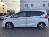 ドアバイザー・アルミホイル装着車両です。華やかなサイドシルエットです。
