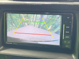 【バックカメラ】駐車時に後方がリアルタイム映像で確認できます。大型商業施設や立体駐車場での駐車時や、夜間のバック時に大活躍!運転スキルに関わらず、今や必須となった装備のひとつです!